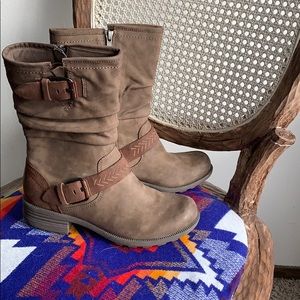 Cobb hill by Rocketport leather boots